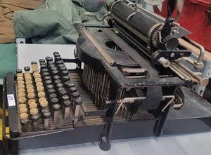 lot 139 image: Vintage Typewriter