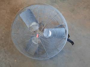 lot 18 image: Dayton 30 Commercial Industrial Duty Fan