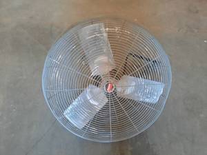 lot 25 image: Dayton 30 Commercial Industrial Duty Fan