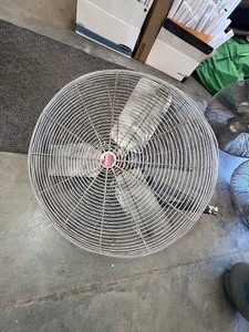 lot 17 image: Dayton 30 Commercial Industrial Duty Fan