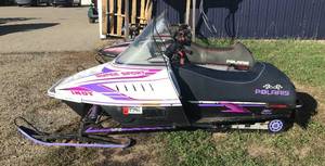 lot 2 image: 1995 Polaris Indy Super Sport 400cc