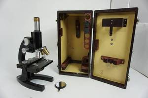 Antique Mono Microscope W Lockable Carrying Case With Handle