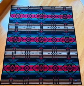 lot 32 image: Wool Pendleton Beaver State Blanket