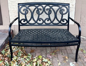 lot 7 image: Outdoor Metal Bench