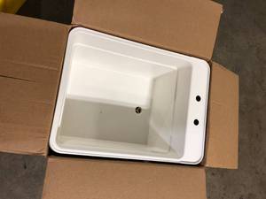 MUSTEE 18 in. x 24 in. Plastic Utilatub Single Laundry Tub in White Customer Returns See Pictures