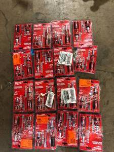 Lot of Assorted Milwaukee 9-in-1 Square Drive Ratcheting Multi-Bit Screwdriver with 8-in-1 Compact Ratcheting Multi-Bit Screwdriver   Customer Returns See Pictures