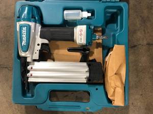 Pneumatic 18-Gauge 2 in. Brad Nailer by Makita  Customer Returns See Pictures