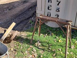 lot 1237 image: Grinder with Stand