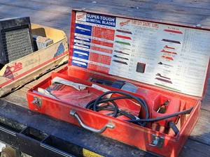 lot 1257 image: Milwaukee Sawzall Heavy Duty Reciprocating Saw 6508 with Metal Case