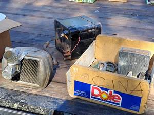 lot 1258 image: Lot of  Misc. Car Parts