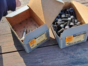 lot 1270 image: Lot of (2 Boxes) Shoulder Screws, Socket Head Cap Screws (New)