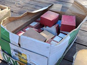 lot 1272 image: Lot of (1 Box) Assorted Screws (New)