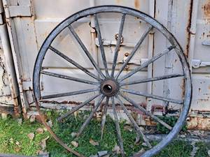 lot 1286 image: Vintage Wagon Wheel 45-12x45-12