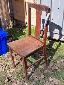 lot 1289 image: Wooden Dining Chair