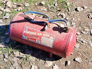 lot 1290 image: Midwest Products Air Works 7-Gallon Portable Air Tank