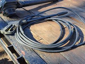 lot 1330 image: 2000-PSI Pressure Washer Wand with Hose