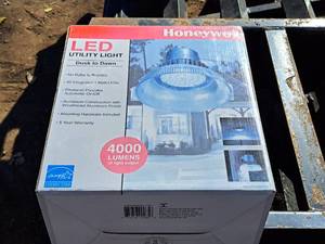 lot 1312 image: Honeywell LED Utility Light (New)