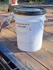 lot 1346 image: SAE 80W-90 GL-5 Gear Lube