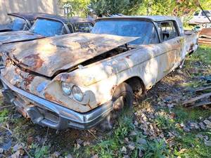lot 1203 image: 1960 Ford Thunderbird