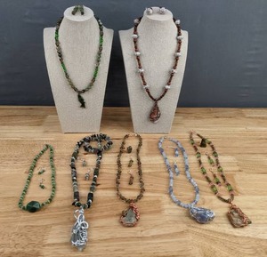 lot 88 image: (7) Beautiful Handcrafted Colorful Miscellaneous Stones&nbspNecklace and Earring Sets E