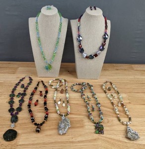 lot 94 image: (7) Beautiful Handcrafted Colorful Miscellaneous Stones&nbspNecklace and Earring Sets E