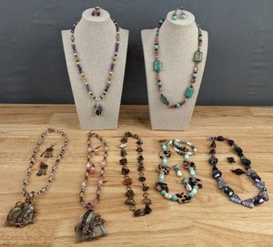 lot 95 image: (7) Beautiful Handcrafted Colorful Miscellaneous Stones&nbspNecklace and Earring Sets E