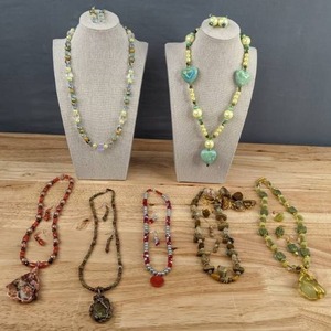lot 85 image: (7) Beautiful Handcrafted Colorful Miscellaneous Stones&nbspNecklace and Earring Sets E