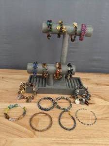 lot 71 image: (16) Alluring Handcrafted Gemstone Crystal Chips and Beaded Wire Wrap Bracelets E