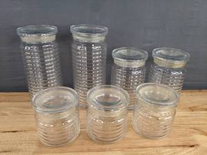 lot 103 image: Set of 7 Various Sized Jars with Lids   D
