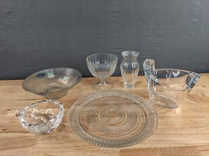 lot 165 image: Assorted Glass Serving Items - Hand Painted Bowl, Tray, Vase  Mortar & Pestle, and more D