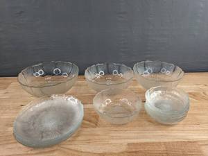 lot 181 image: Assortment of (5) Glass Plates and (6) Salad Bowls D