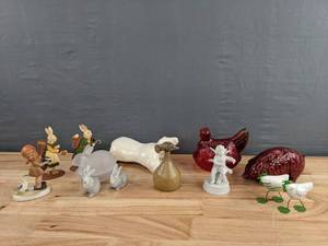 lot 190 image: An Assortment of Glass and Ceramic Knick-Knacks D