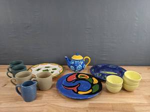 lot 191 image: Unique Saparna Ceramics Tea Cups, Bowls, Plates, Etc. D