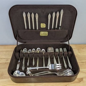 lot 2 image: Vintage 48 Piece Inlaid International Deep Silver Flatware Set with Storage Chest D