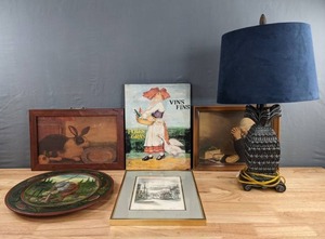 lot 214 image: Home Decor and Vintage Wall Art Our Daily Bread, Alec Stern, Table Lamp and More D