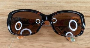 lot 41 image: Pair of Vera Bradley Sunglasses w Vibrant Floral Design D