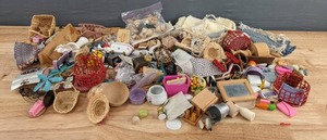lot 216 image: Large Assortment of Doll House Accessories D