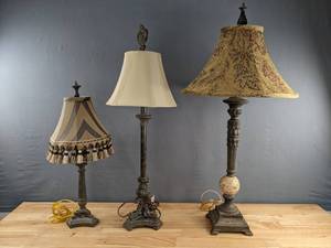 lot 225 image: (3) Buffet and Table Lamps D