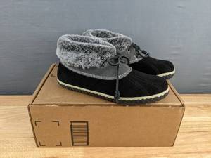 lot 32A image: Brand New Sperry Womens Faux Fur Lined Suede Winter & Snow Boots, BlackGrey, Size 8 M N