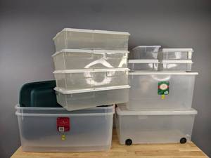 lot 243 image: Assortment of 12 Plastic Storage Bins with Lids D