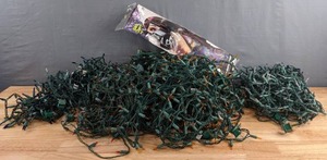 lot 235 image: Assorted Decor Holiday Lights & 70s Black Cherry Halloween Wig D