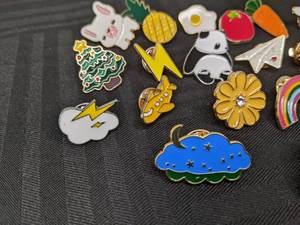 lot 99A image: 20 New Collectible Pins Sun Lightning Fruit Panda Flower Planes Food N
