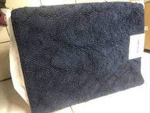 lot 9 image: Mohawk Tide Pool Cotton Reversible Bath Mat