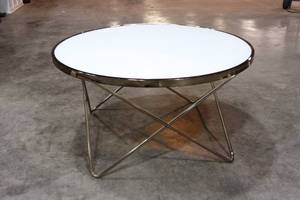 lot 46 image: Valora Mid Modern Glass Coffee Table 33 12 x 17 58-White with Gold Trim