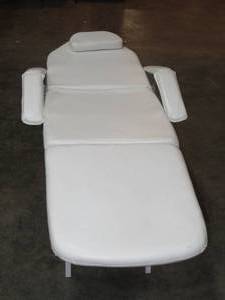 lot 49 image: Portable Message Table- Leather- White