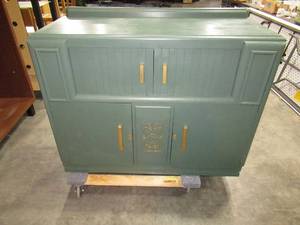 lot 75 image: Vintage Swedish Traditional Forrest Green Dining Buffet Console