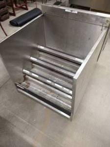 Krowne Underbar Bottle Display