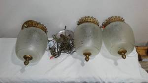 Vintage 3 Globe Lighting Fixture.