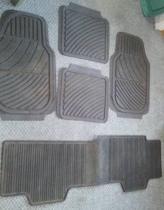 Rubbermaid Floor Mats, Full Set. Nice.