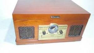 Encore Compact Stereo � Looks New.